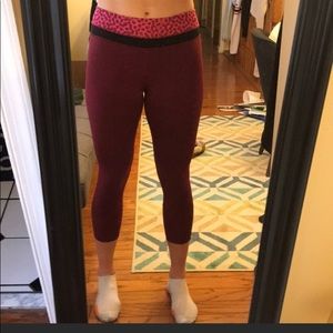 Lululemon maroon running crops